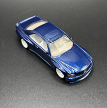 Cargue la imagen en la galería,Custom hotwheels Mercedes 560 sec amg