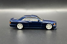 Cargue la imagen en la galería,Custom hotwheels Mercedes 560 sec amg