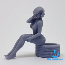 Load image into Gallery viewer, Femme Assise En Maillot - 1/24 Figurines