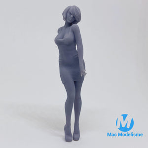 Femme Qui Pose - 1/24 Figurines