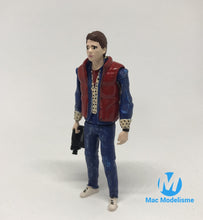 Cargue la imagen en la galería,Figurine 1/24 Marty Macfly Retours Vers Le Futur 1 + Caméra